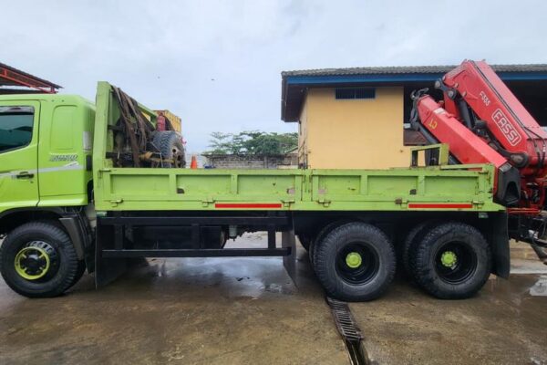 Crane Truck 10 Ton (1) (Copy)