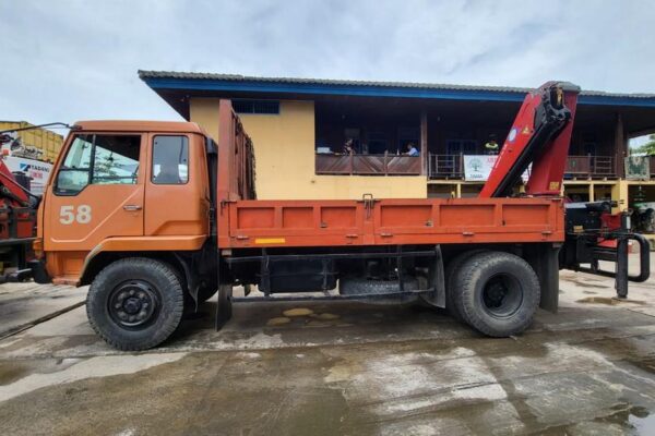 Crane Truck 5 Ton (4) (Copy)