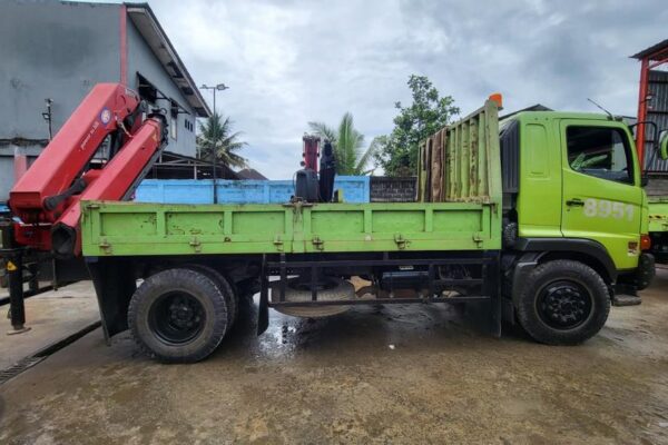 Crane Truck 5 Ton (6) (Copy)